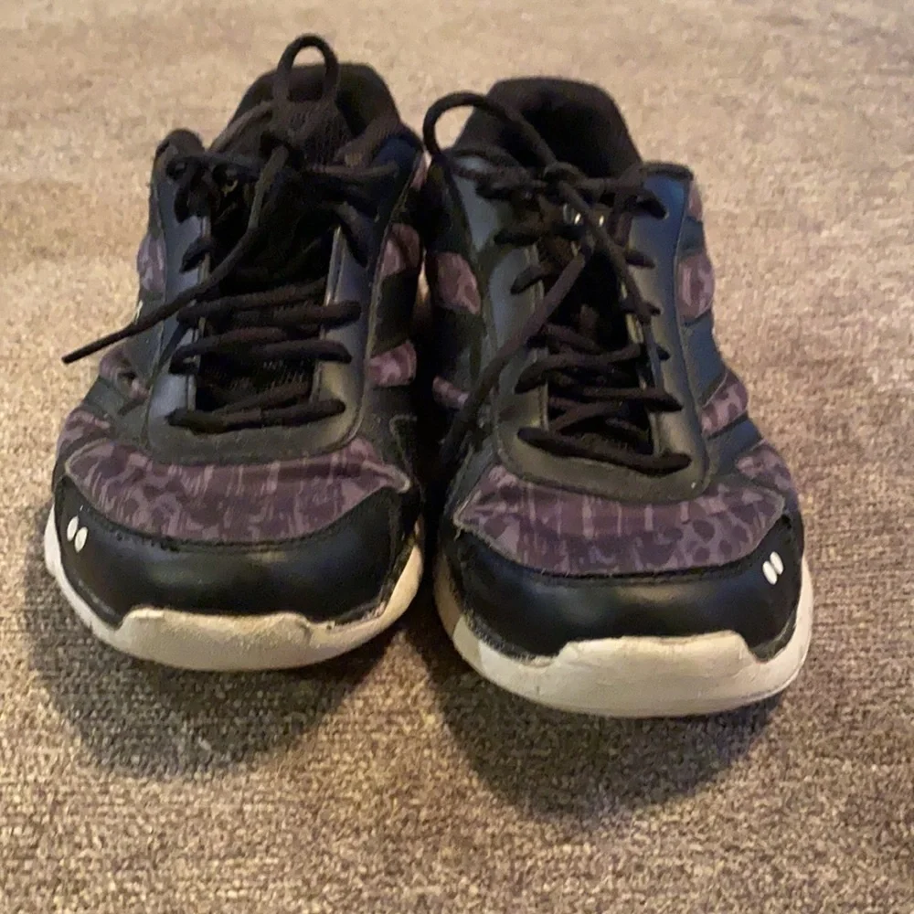 𝅺ryka Dream women’s sneakers; size 9M